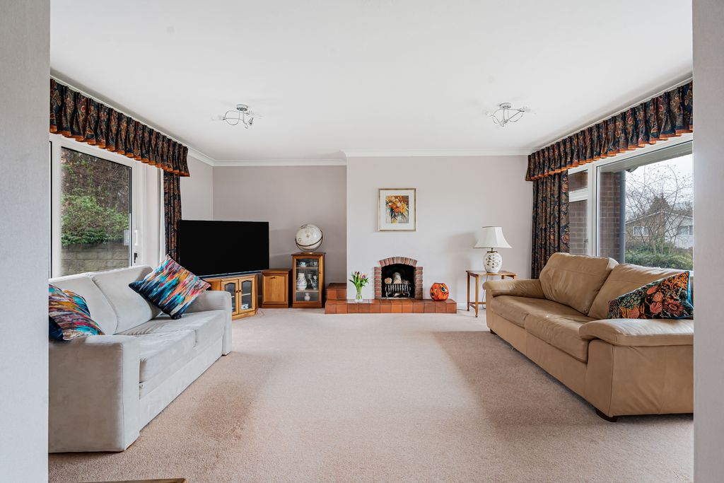 Property photo 3 of 28 Reception