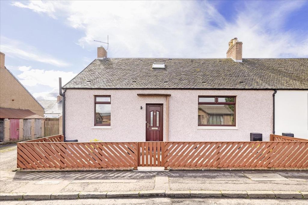 Property photo 1 of 32