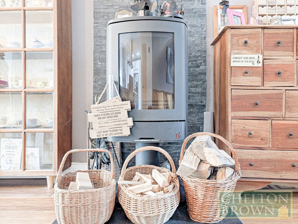 Property photo 2 of 58 Log Burner