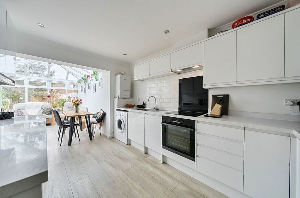 Property photo 3 of 18 1415455669946F4F29835