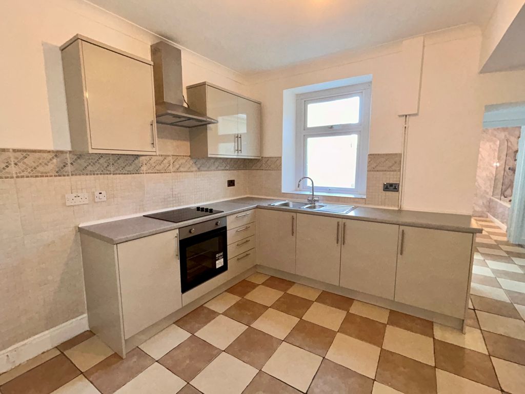 Property photo 1 of 9 3 Bed Terraced House To Rent St. Teilo Street, Pontardulais Sa4