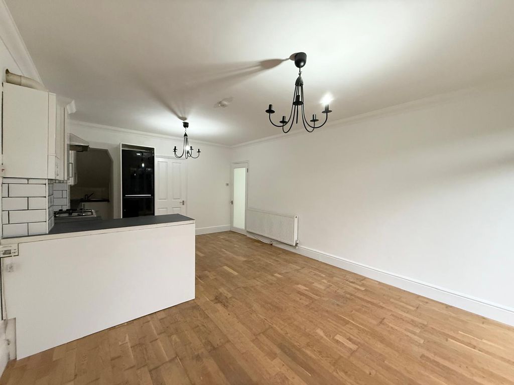 Property photo 2 of 7 Photo 2