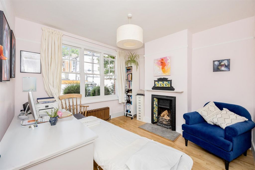 Property photo 3 of 17 15-Talbot Terrace 28-006.Jpg