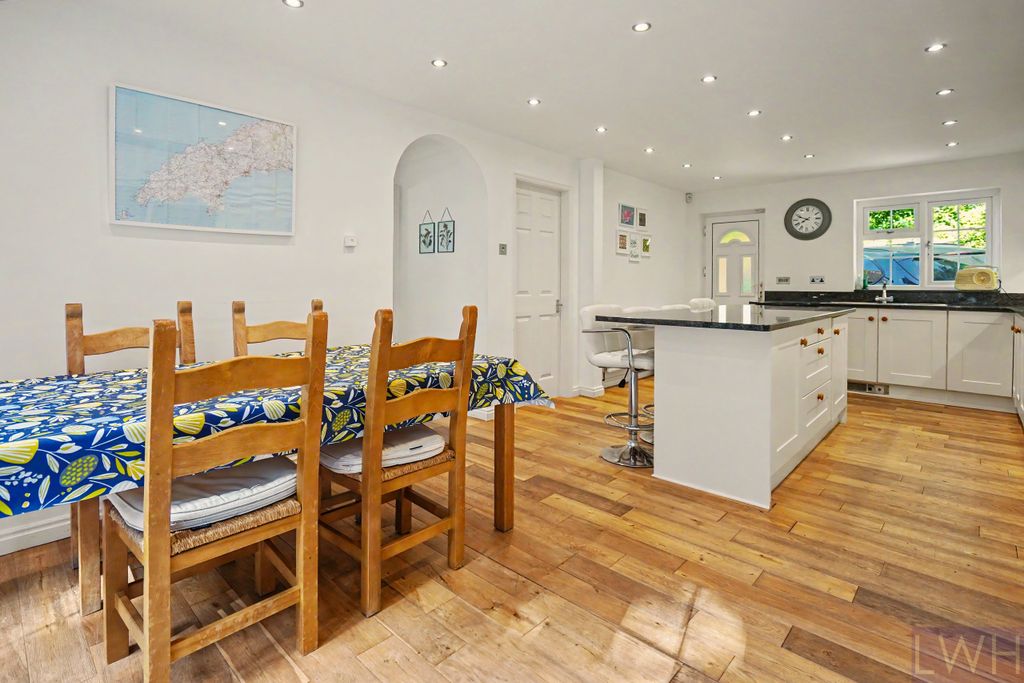 Property photo 3 of 27 Kitchen Diner