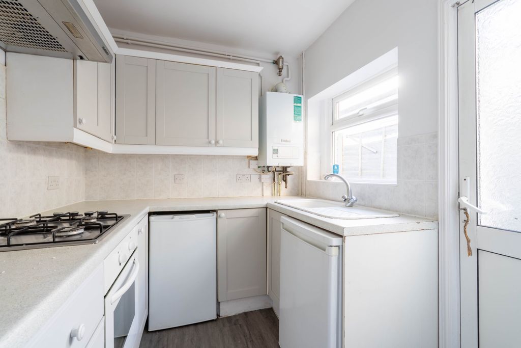 Property photo 3 of 16 2676733