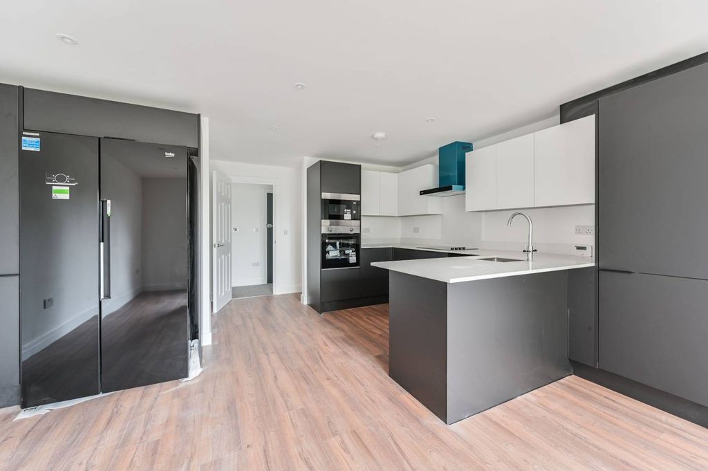 Property photo 3 of 11