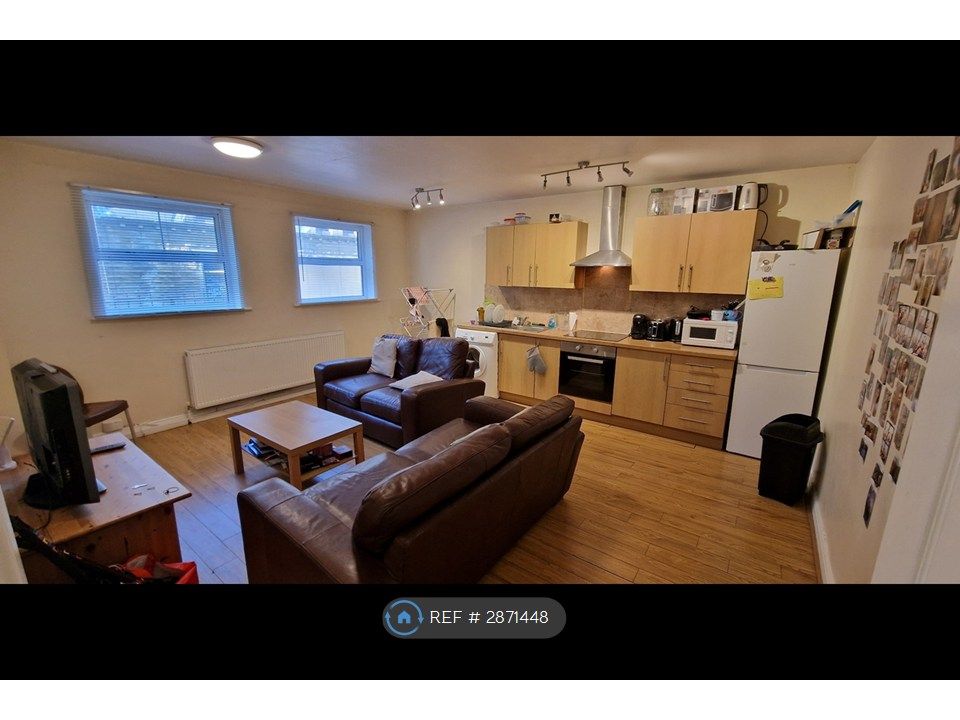 Property photo 2 of 8