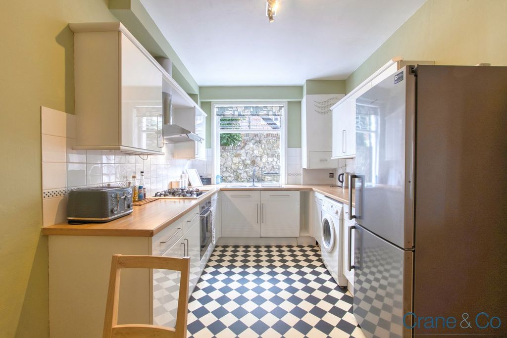 Property photo 3 of 25