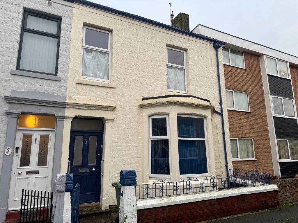 Property photo 1 of 5