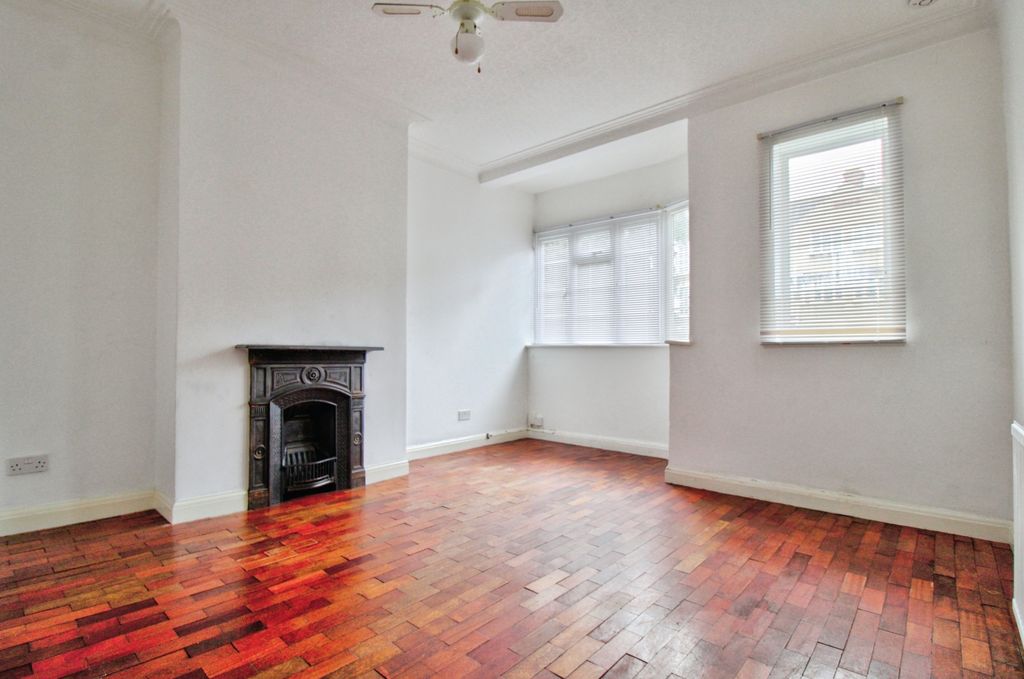 Property photo 2 of 11 3Fe57Bbd-Img_2231_2_3