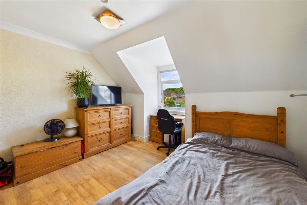 Property photo 3 of 9 Studio Room