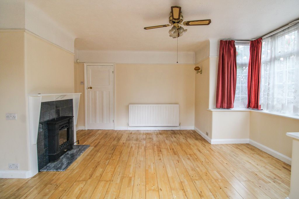 Property photo 3 of 18