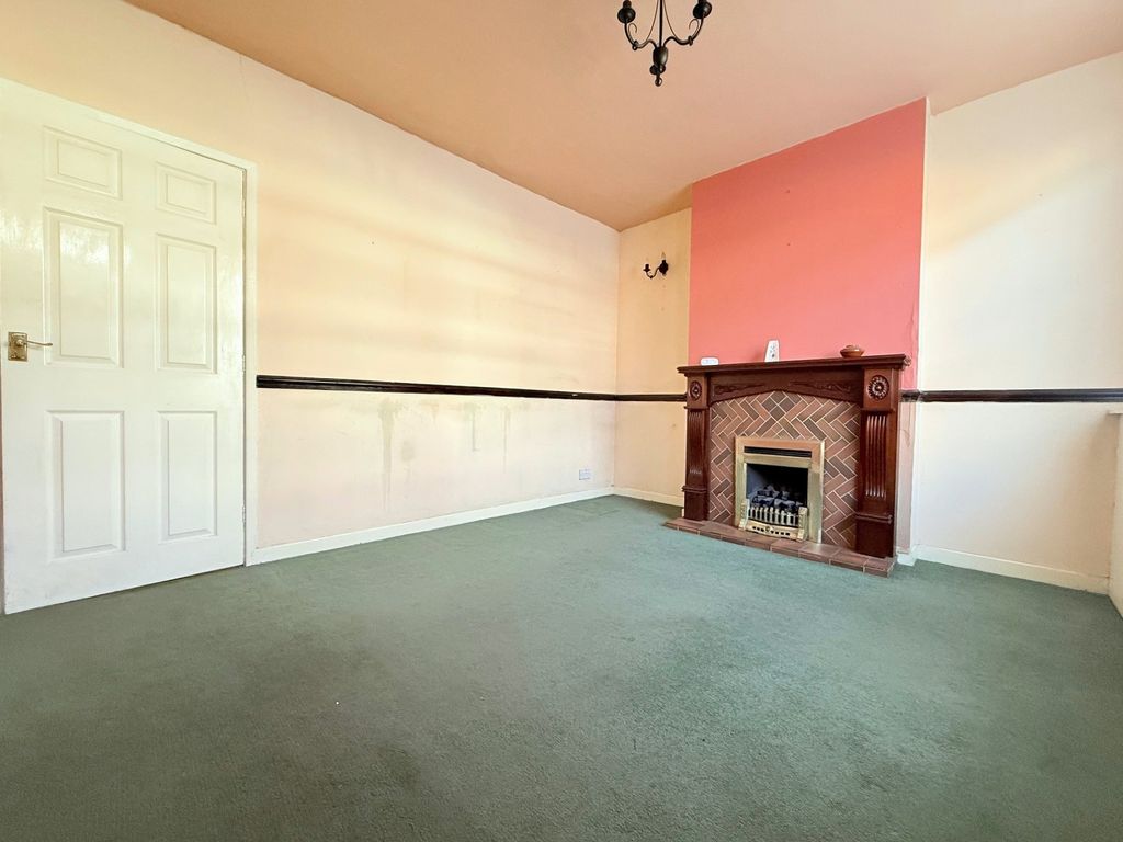 Property photo 2 of 25