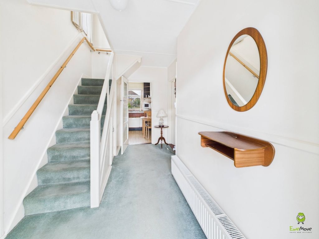 Property photo 3 of 16 Presented By Nicoleta At Ewemove Bexleyheath And D