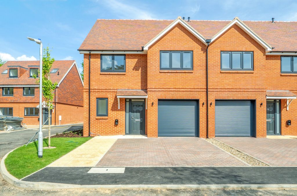 Property photo 1 of 16 External