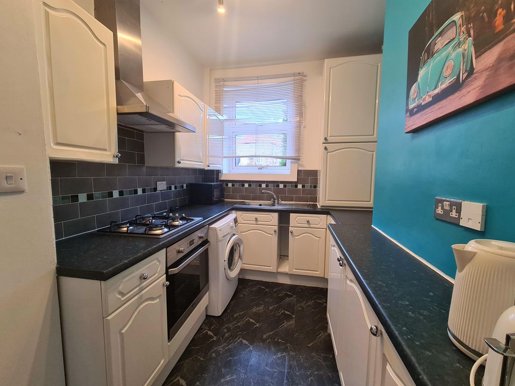 Property photo 1 of 11 Kitchen