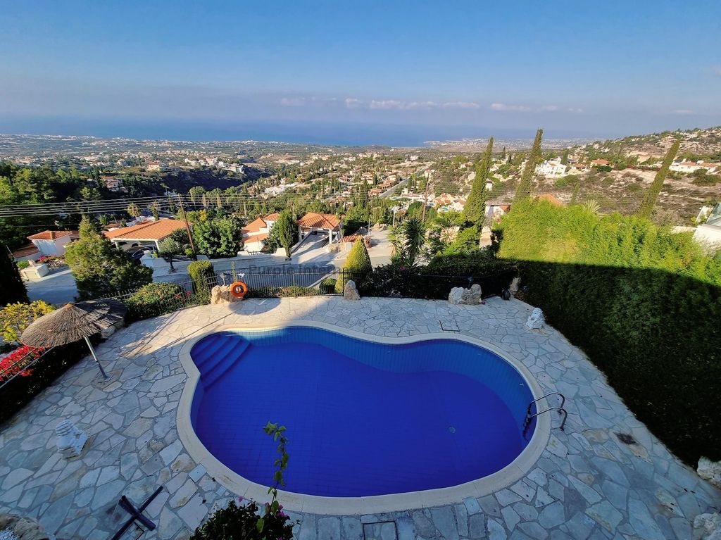 Property photo 3 of 40