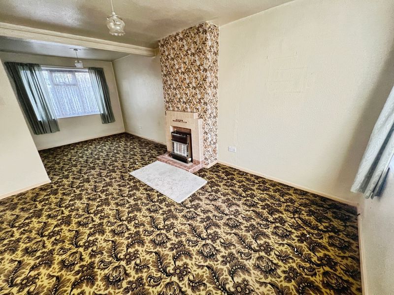 Property photo 2 of 12 Lounge