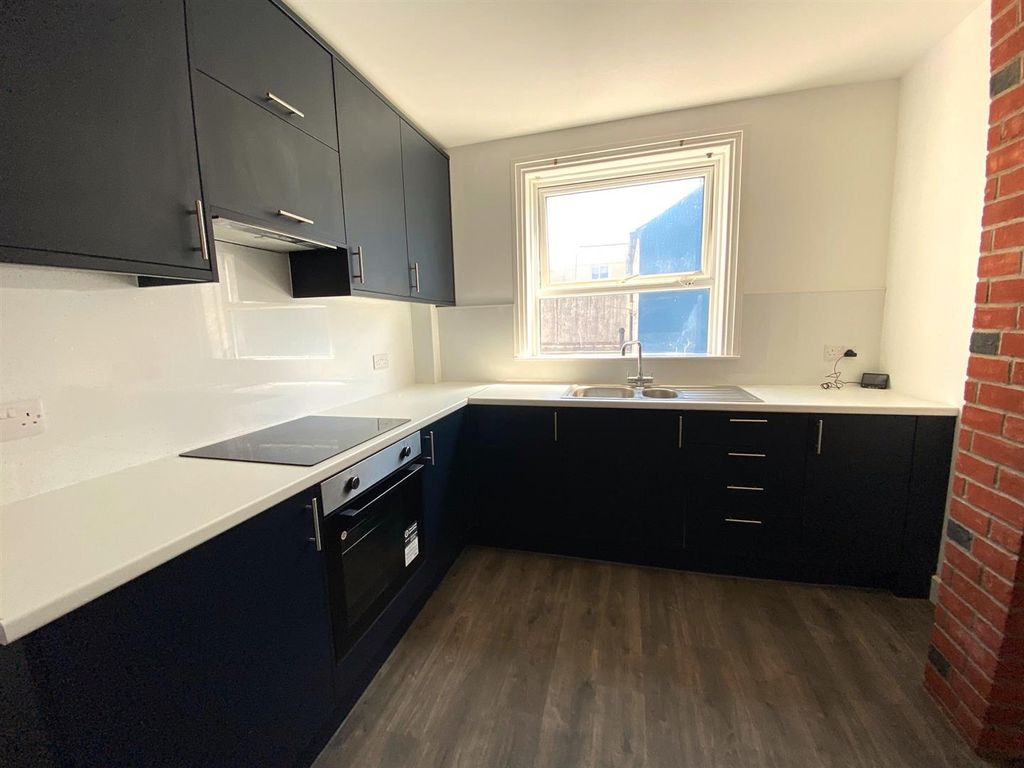 Property photo 3 of 9 Kitchen.Jpg