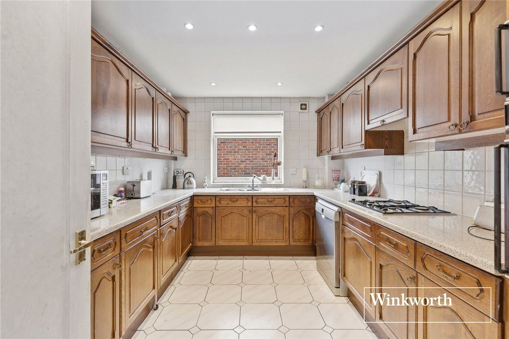 Property photo 3 of 14 Picture No. 12