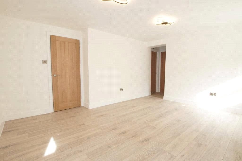 Property photo 3 of 11 Picture No. 01