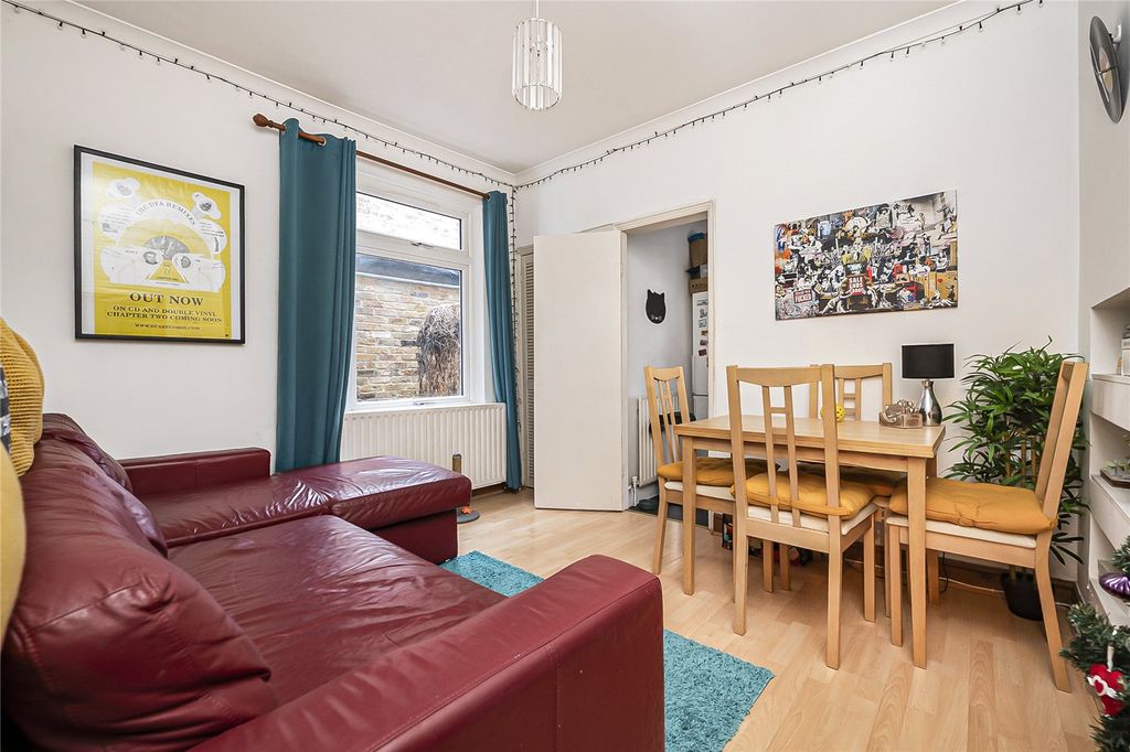 Property photo 2 of 8 Picture No. 05