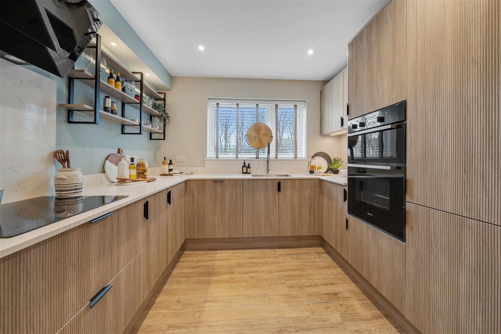 Property photo 2 of 17 Dsc01240.Jpg