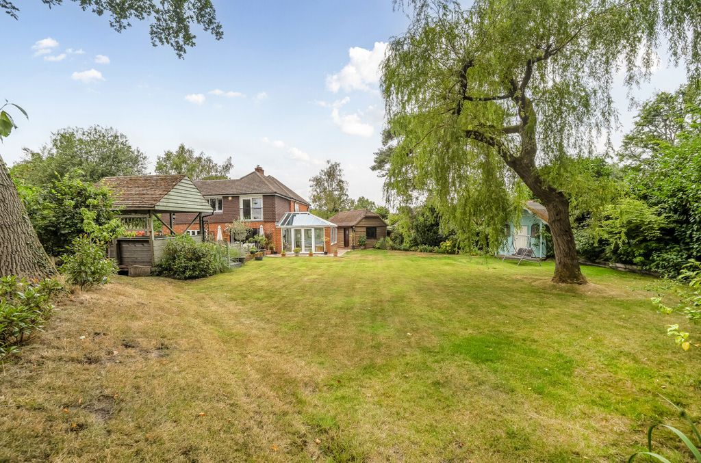 Property photo 2 of 36 28-1329208-4-6889...