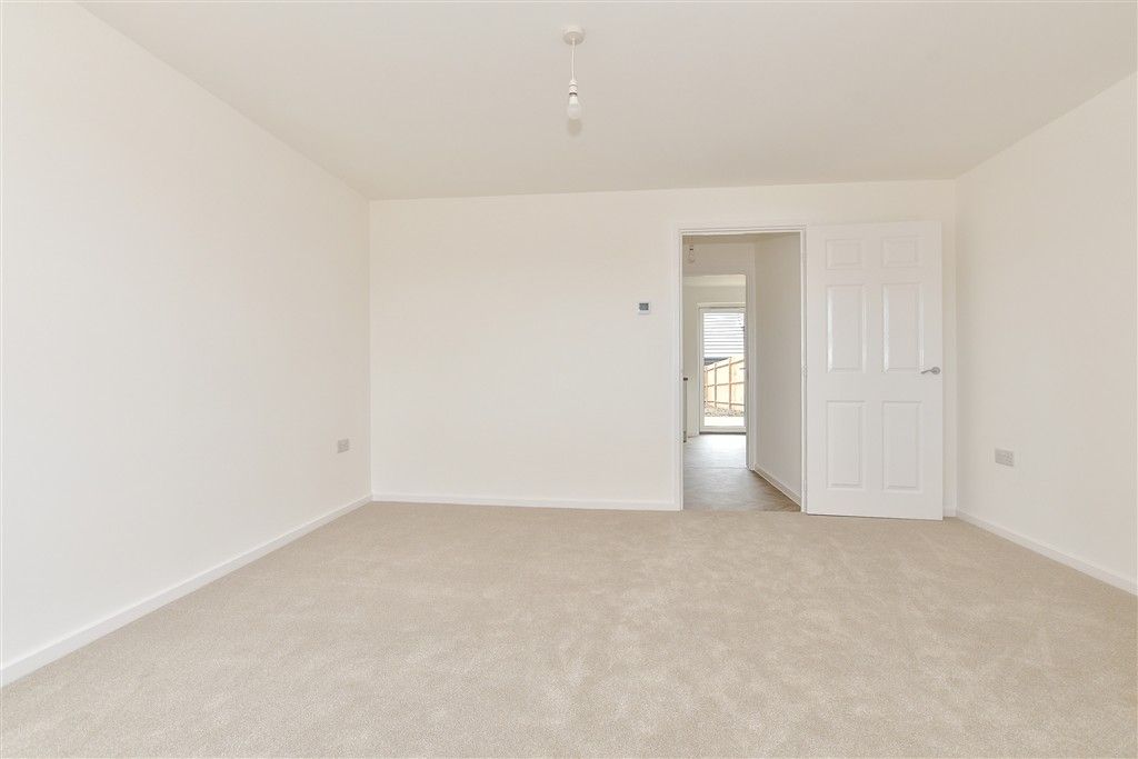 Property photo 1 of 19 Lounge