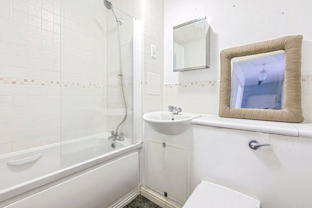 Property photo 2 of 14 Picture No. 11