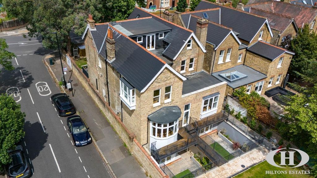 Property photo 3 of 10