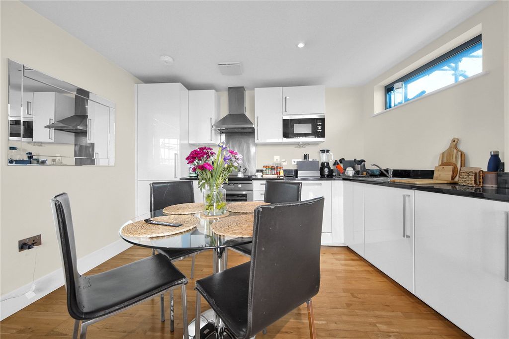 Property photo 3 of 20 Picture No. 24