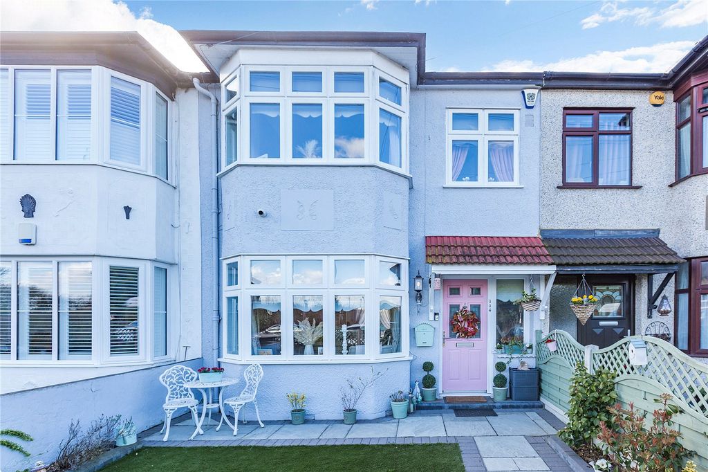 Property photo 2 of 20 Front