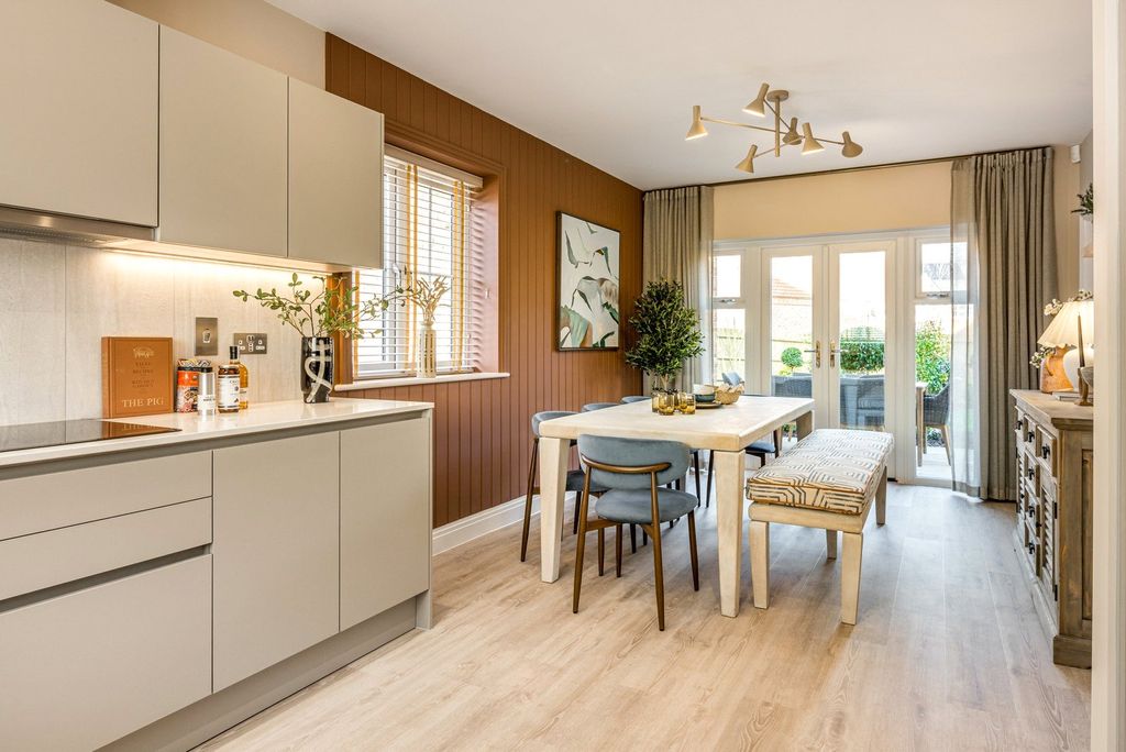 Property photo 2 of 24 Kitchen/Diner