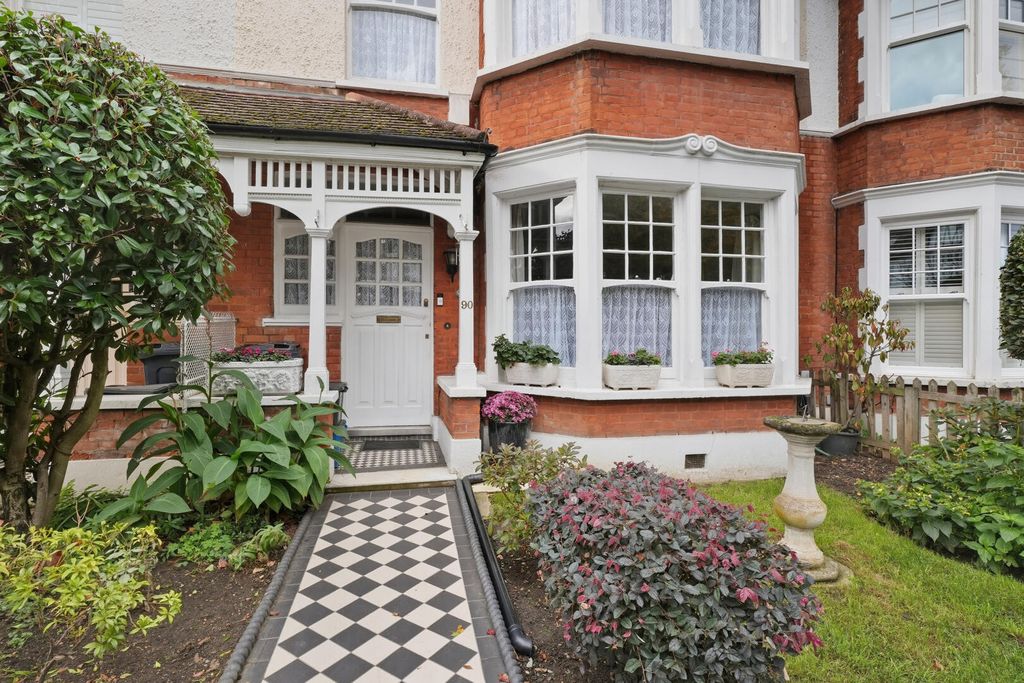 Property photo 2 of 21