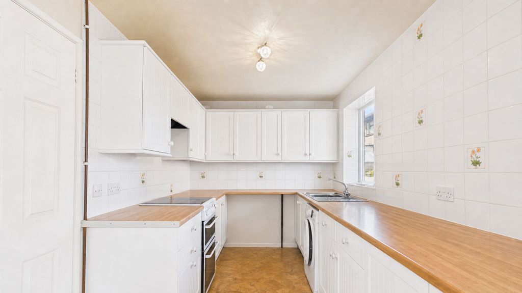 Property photo 2 of 22