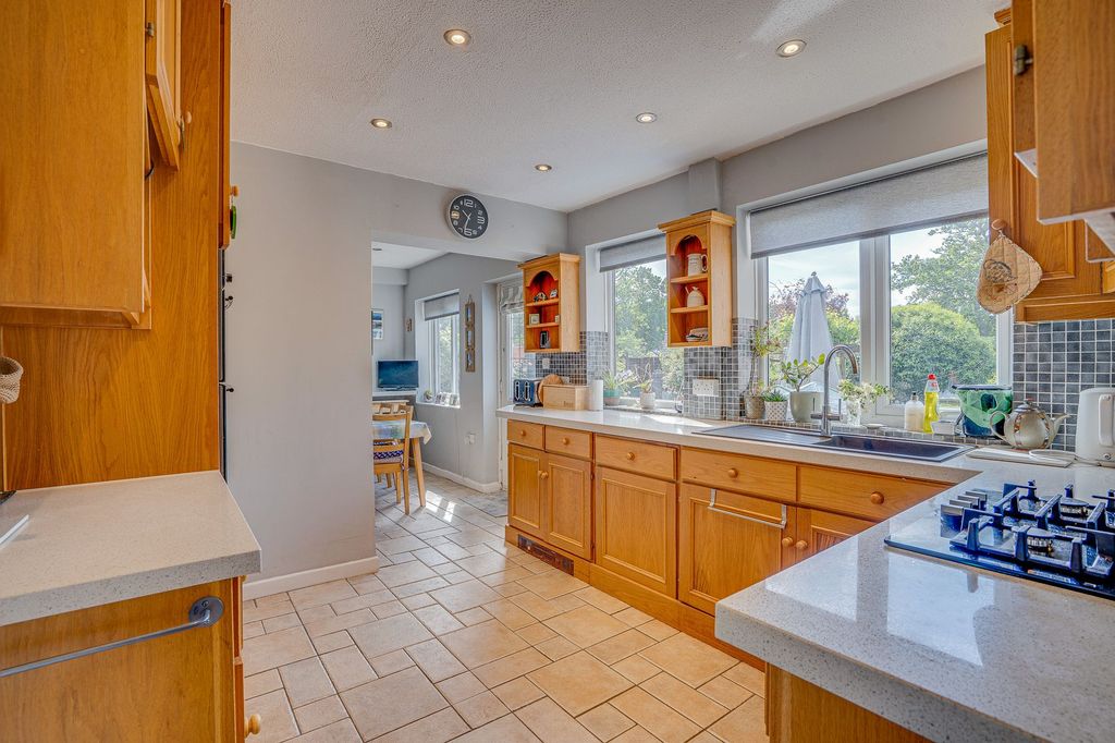 Property photo 2 of 23