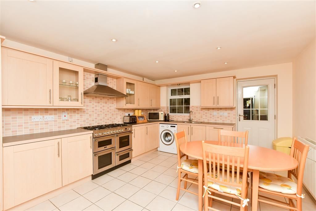 Property photo 2 of 17 Kitchen