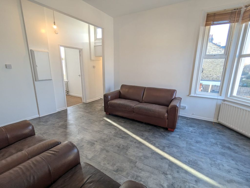 Property photo 3 of 21