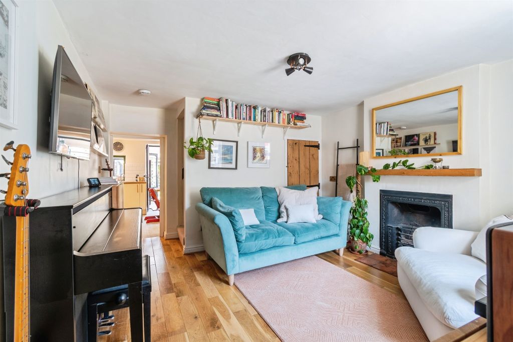 Property photo 3 of 25