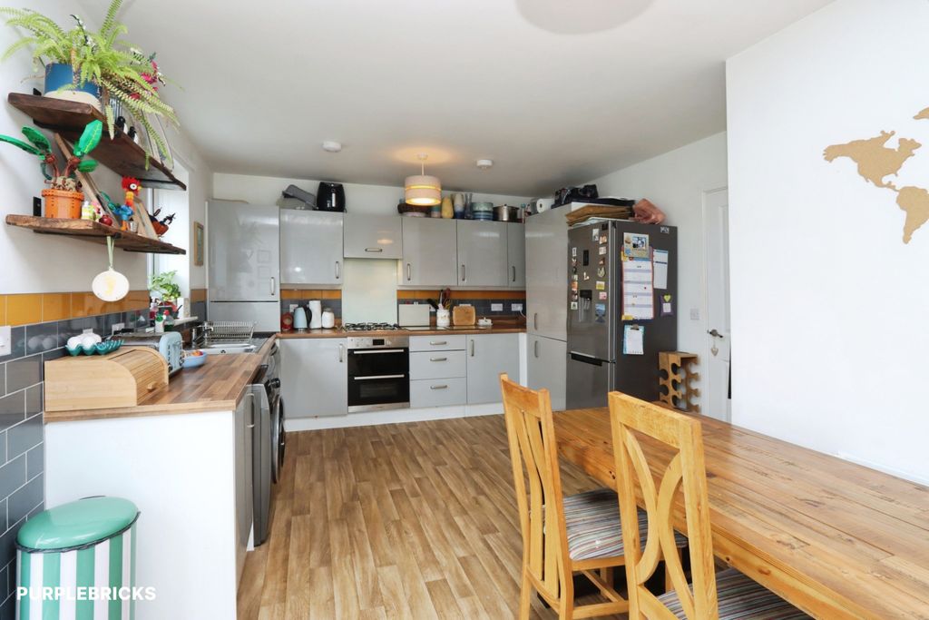 Property photo 2 of 46