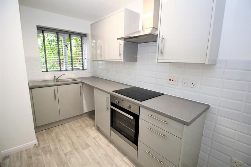 Property photo 3 of 8 Kitchen