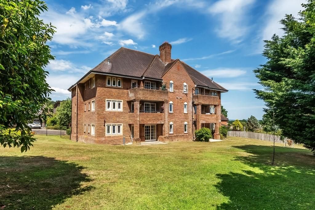 Property photo 2 of 13 2-Wisley-Court-23.Jpg