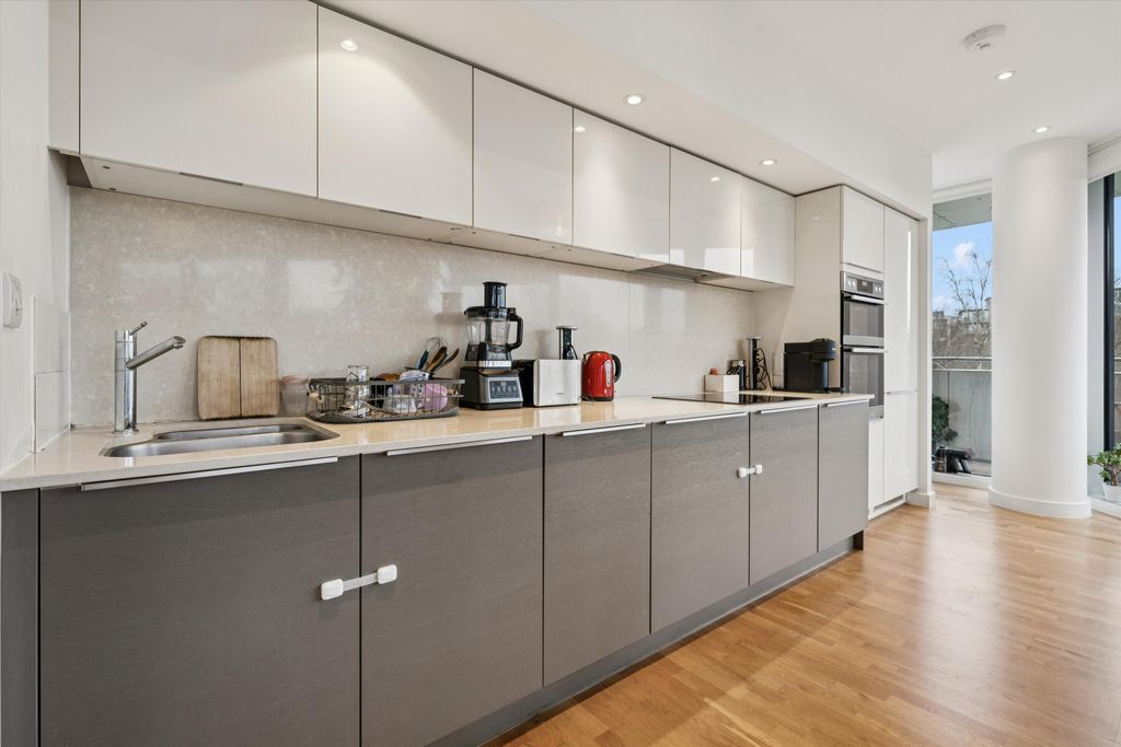 Property photo 3 of 13 Image