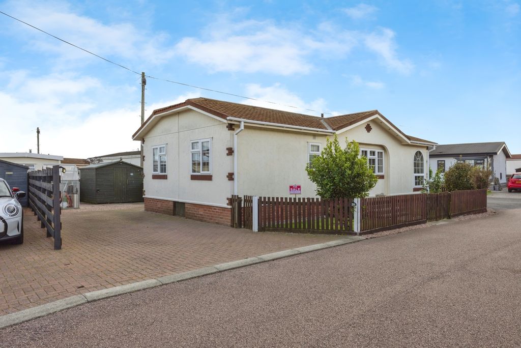 Property photo 1 of 20 External