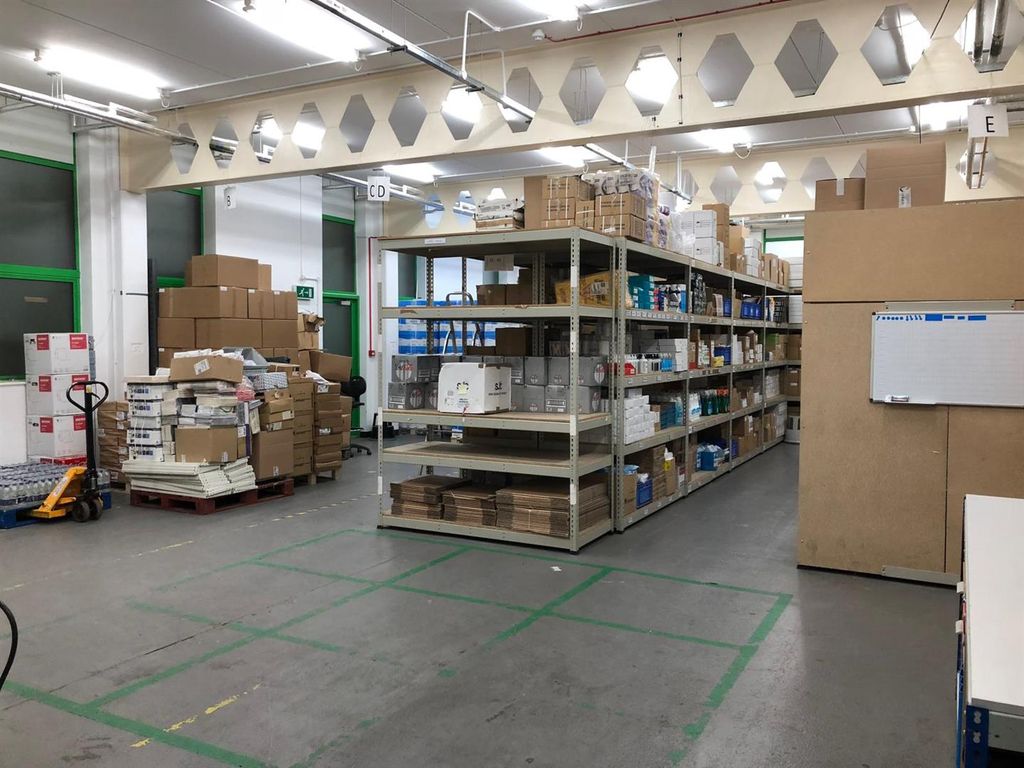 Property photo 3 of 14 #5 Warehouse Eg1.Jpg