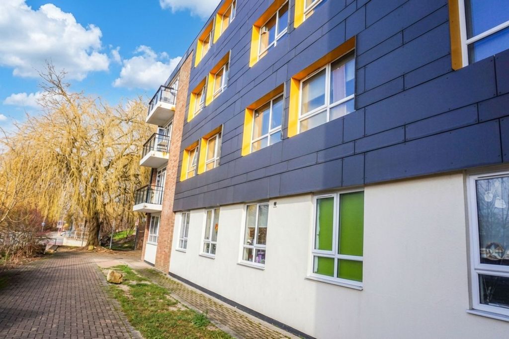 Property photo 1 of 8