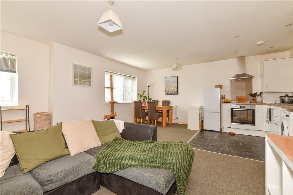 Property photo 2 of 6 Lounge/ Kitchen/Diner