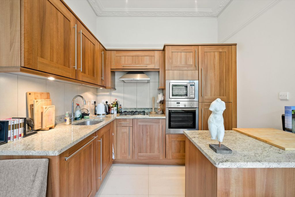 Property photo 3 of 10 Image