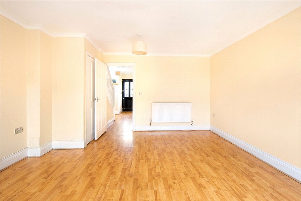 Property photo 3 of 17 Living Room